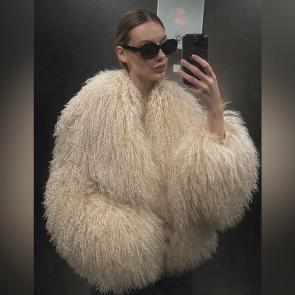 KOIR 100% pure Monogolian lamb Fur Coat ivory - Picture 3 of 7